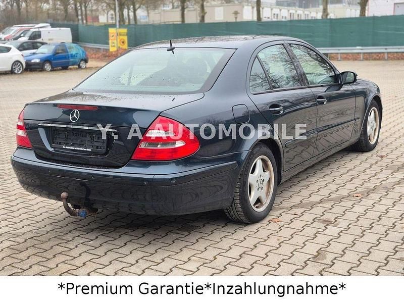 Gebraucht Mercedes E200 122 PS (89 kW) 2003 Schwarz Limousine