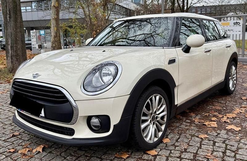 Weiß Gebraucht 2018 Mini One Clubman Kombi | 13.990 € (Guter Preis) - Bild 1/4
