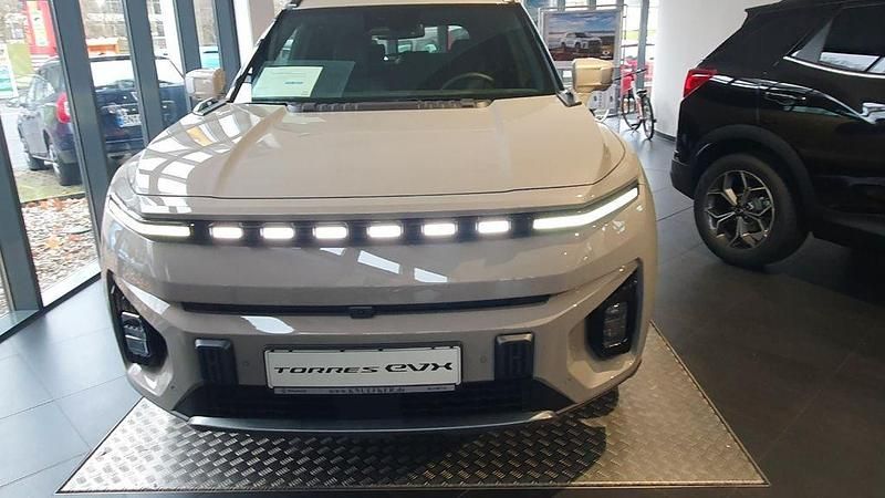 Beige Neu 2025 Ssangyong (KGM) Torres EVX SUV | 39.900 € - Bild 1/4