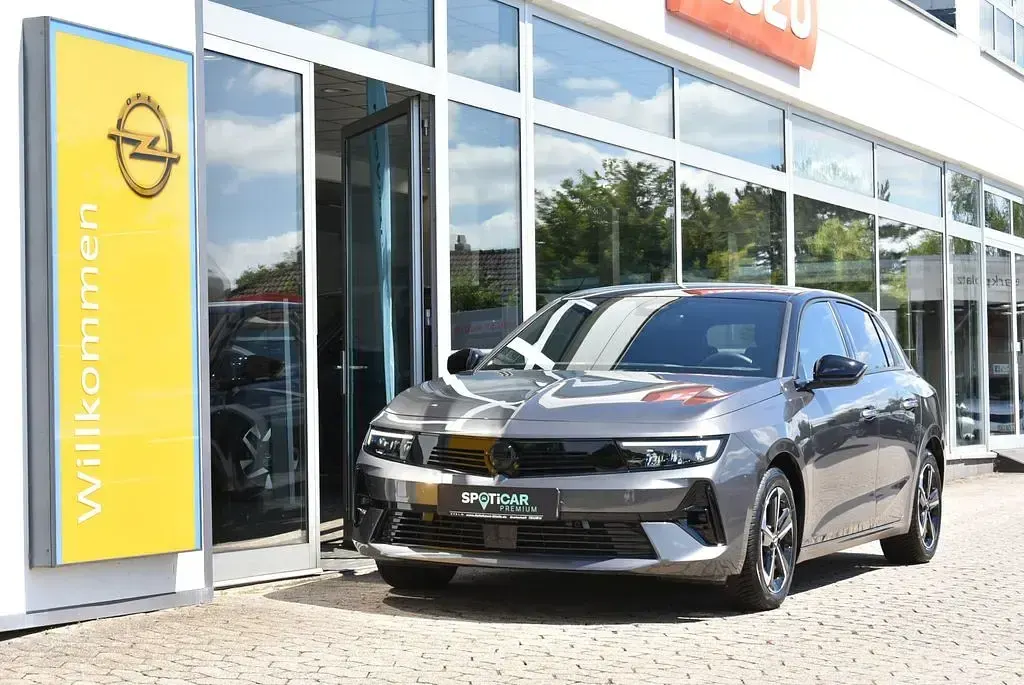 Gebraucht Opel Astra 131 PS (96 kW) 2025 Vulkangrau Kleinwagen