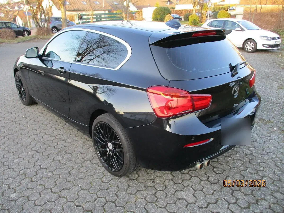 Gebraucht BMW 120 Urban Line 190 PS (139 kW) 2015 Schwarz Kleinwagen