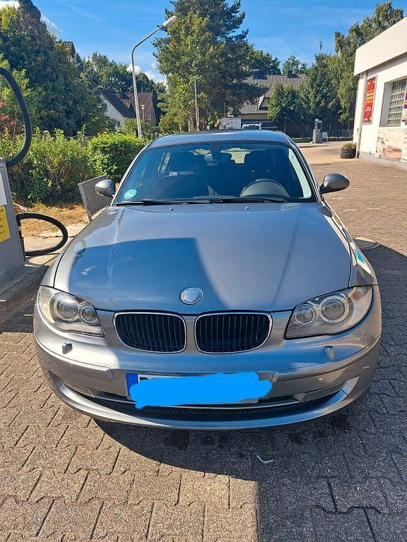 Silber Gebraucht 2009 BMW 118 Kleinwagen | 1.999 € (Superpreis) - Bild 1/4