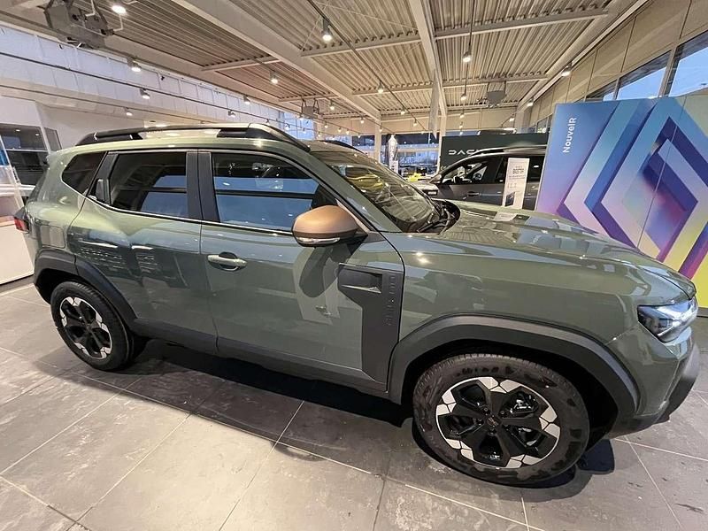 Neu Dacia Duster Extreme 155 PS (114 kW) 2026 Safarigrüngrau SUV