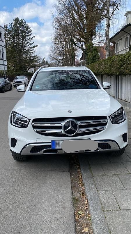 Gebraucht Mercedes GLC200 AMG 2022 Weiß SUV