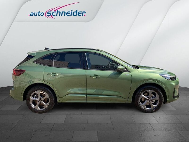 Gebraucht Ford Kuga ST-Line 152 PS (111 kW) 2024 Bursting green SUV