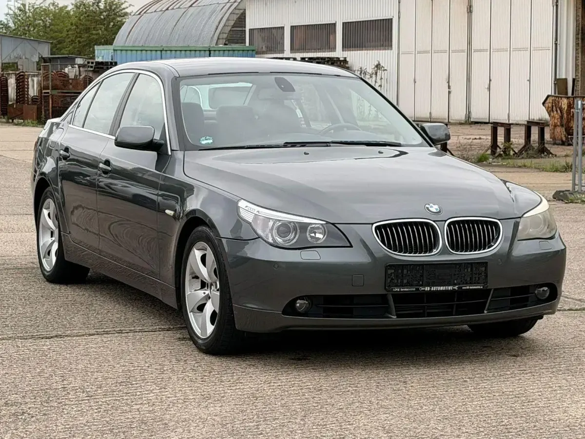 Gebraucht BMW 525 218 PS (160 kW) 2006 Grau Limousine