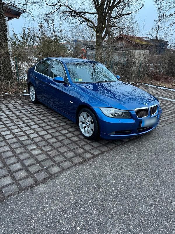 Gebraucht BMW 325 218 PS (160 kW) 2007 Blau Limousine