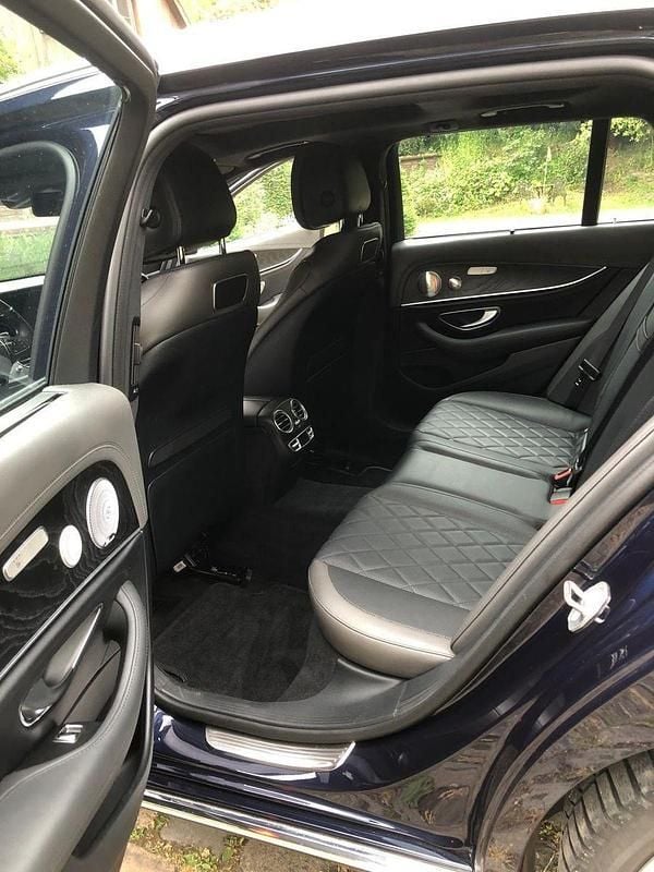 Gebraucht Mercedes E400 Avantgarde 333 PS (244 kW) 2017 Blau Kombi