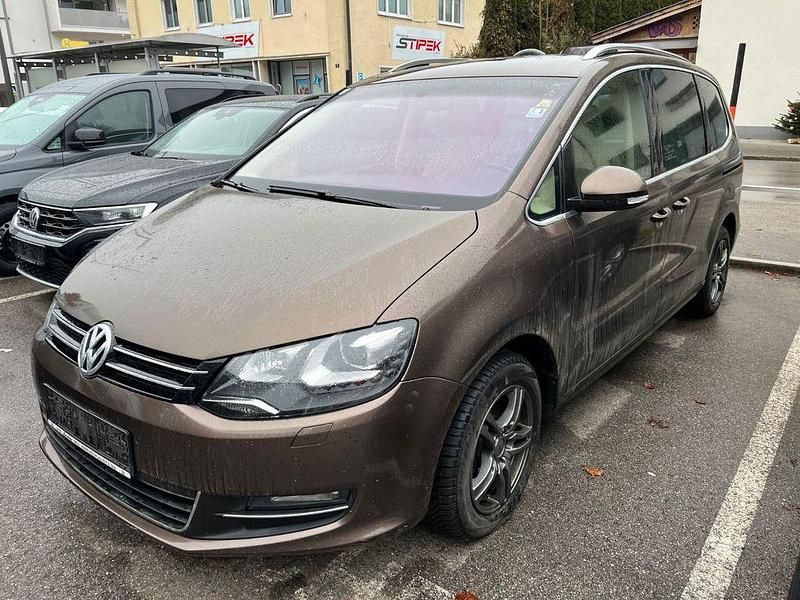 Braun Gebraucht 2012 VW Sharan Highline Van / Kleinbus | 6.990 € (Superpreis) - Bild 1/4