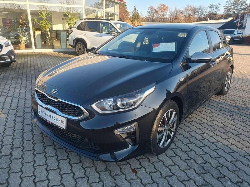 Gebraucht Kia Ceed Edition 7 99 PS (72 kW) 2020 Black pearl Kleinwagen