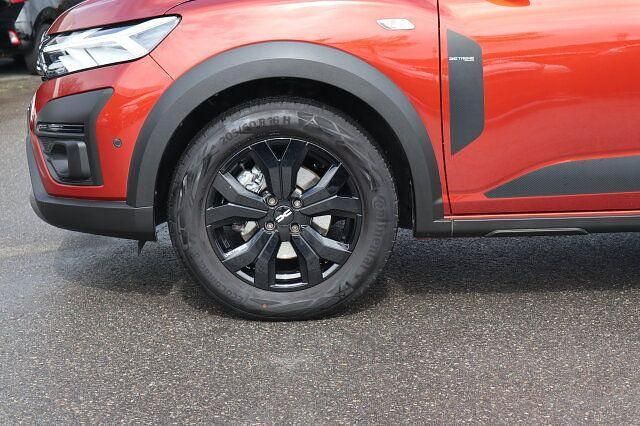 Gebraucht Dacia Jogger Extreme 110 PS (80 kW) 2023 Terrakottabraun Van / Kleinbus