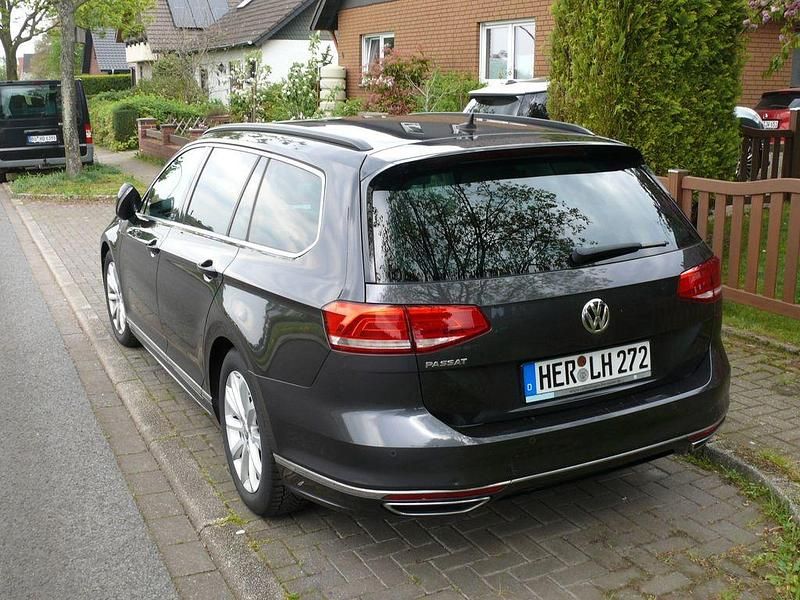 Gebraucht VW Passat R-line 190 PS (139 kW) 2017 Grau Kombi