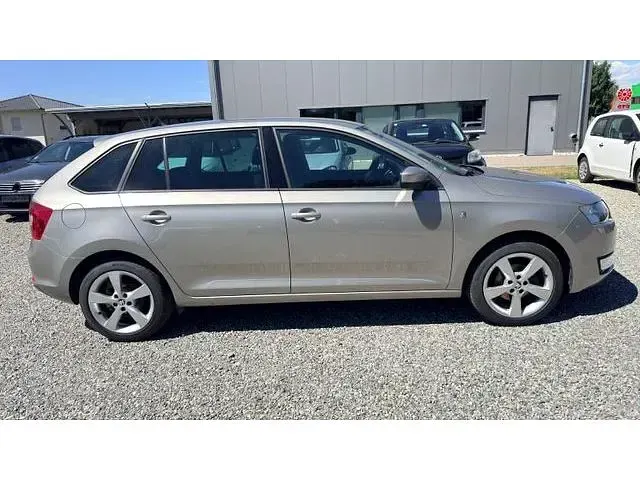 Gebraucht Skoda Rapid 86 PS (63 kW) 2015 Beige Kleinwagen