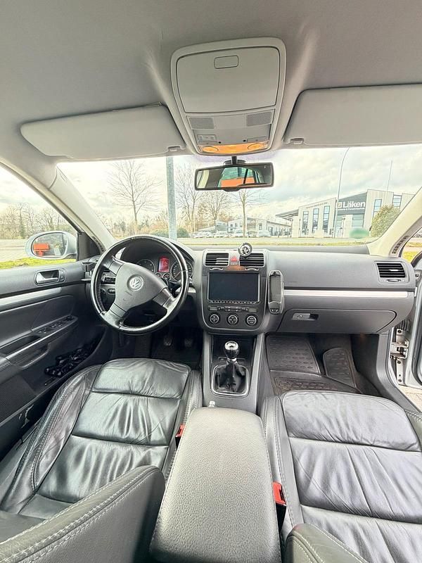 Gebraucht VW Jetta 140 PS (102 kW) 2006 Silber Limousine