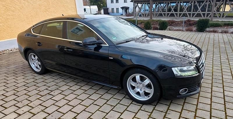 Gebraucht Audi A5 Basis 180 PS (132 kW) 2010 Schwarz Limousine