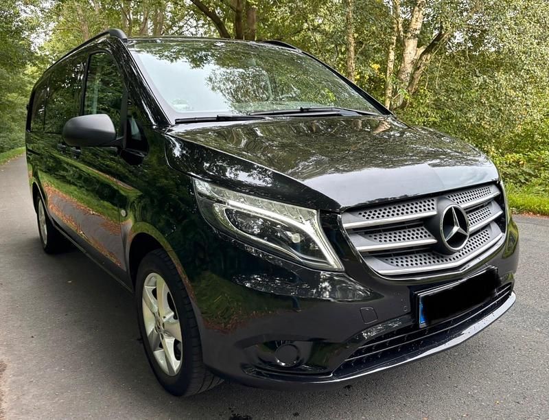 Schwarz Gebraucht 2019 Mercedes Vito Van | 24.400 € - Bild 1/4