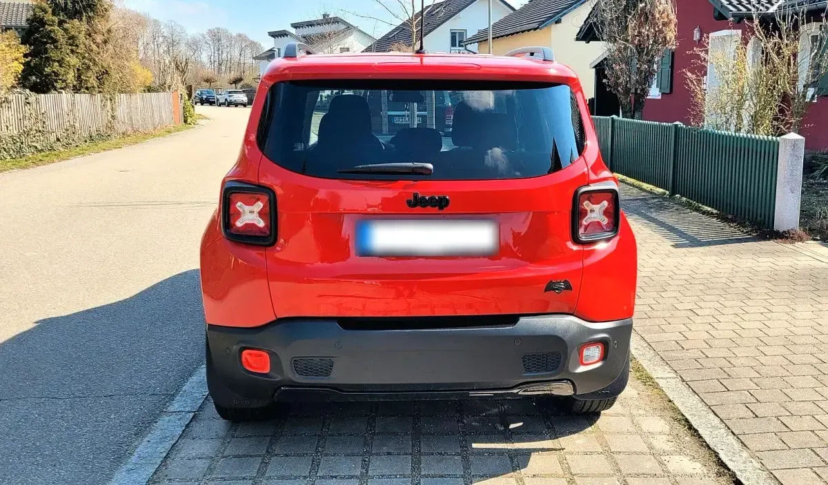 Gebraucht Jeep Renegade 110 PS (80 kW) 2017 Rot SUV