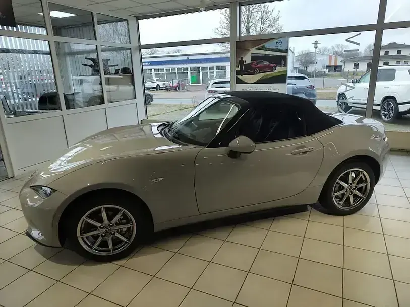Neu Mazda MX5 Exclusive-Line 132 PS (97 kW) 2026 Grau Cabrio