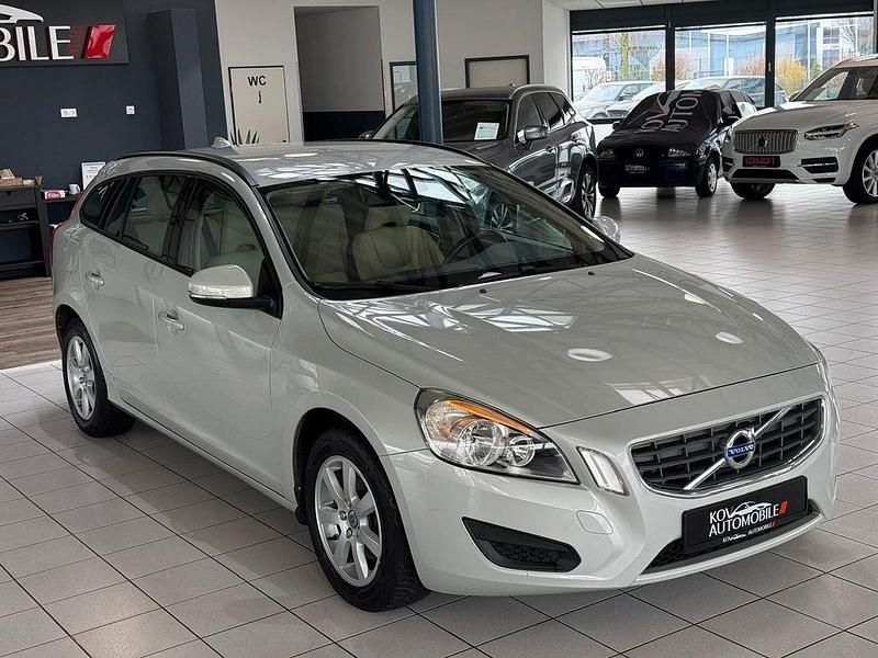 Gebraucht Volvo V60 Kinetic 114 PS (83 kW) 2012 Weiß Kombi