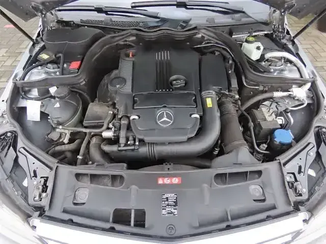 Gebraucht Mercedes C200 AMG line 184 PS (135 kW) 2013 Silber Limousine
