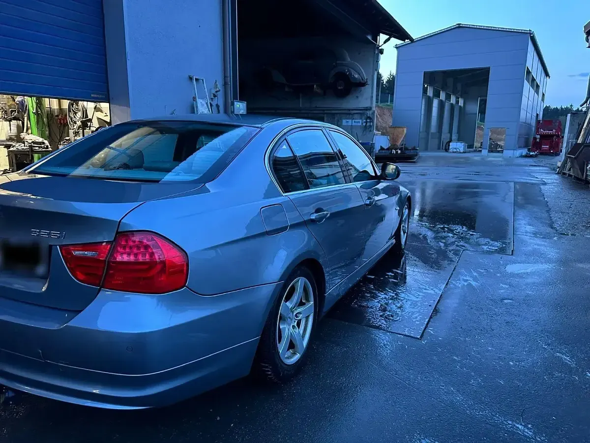Używany BMW 325 218 KM (160 kW) 2009 Szary Sedan/Limuzyna