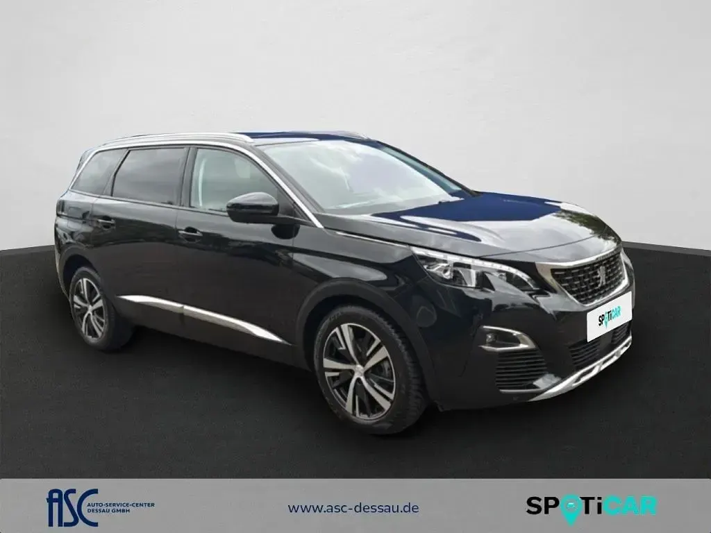 Gebraucht Peugeot 5008 Allure 179 PS (131 kW) 2019 Lackierung schwarz perla nera/ SUV