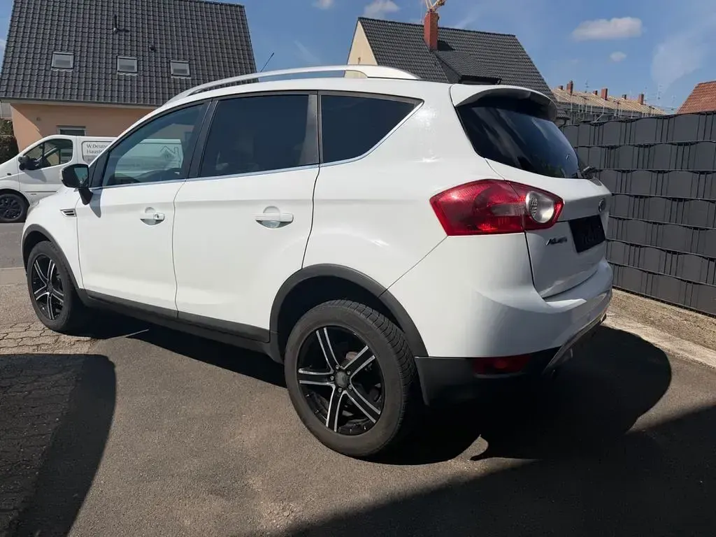 Używany Ford Kuga Trend 136 KM (100 kW) 2009 Biały SUV