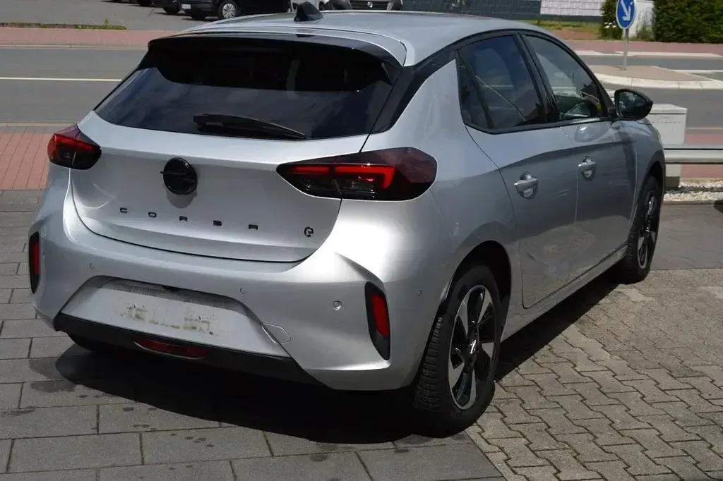 Gebraucht Opel Corsa-e 114 kW (156 PS) 2024 Aluminiumgrau (metallic) Kleinwagen
