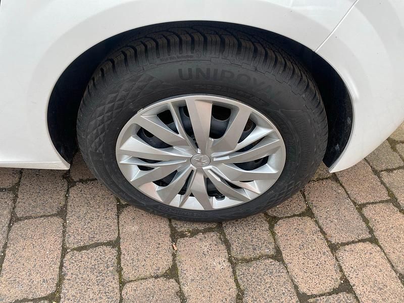 Gebraucht Peugeot 208 Active 75 PS (55 kW) 2023 Weiß Kleinwagen