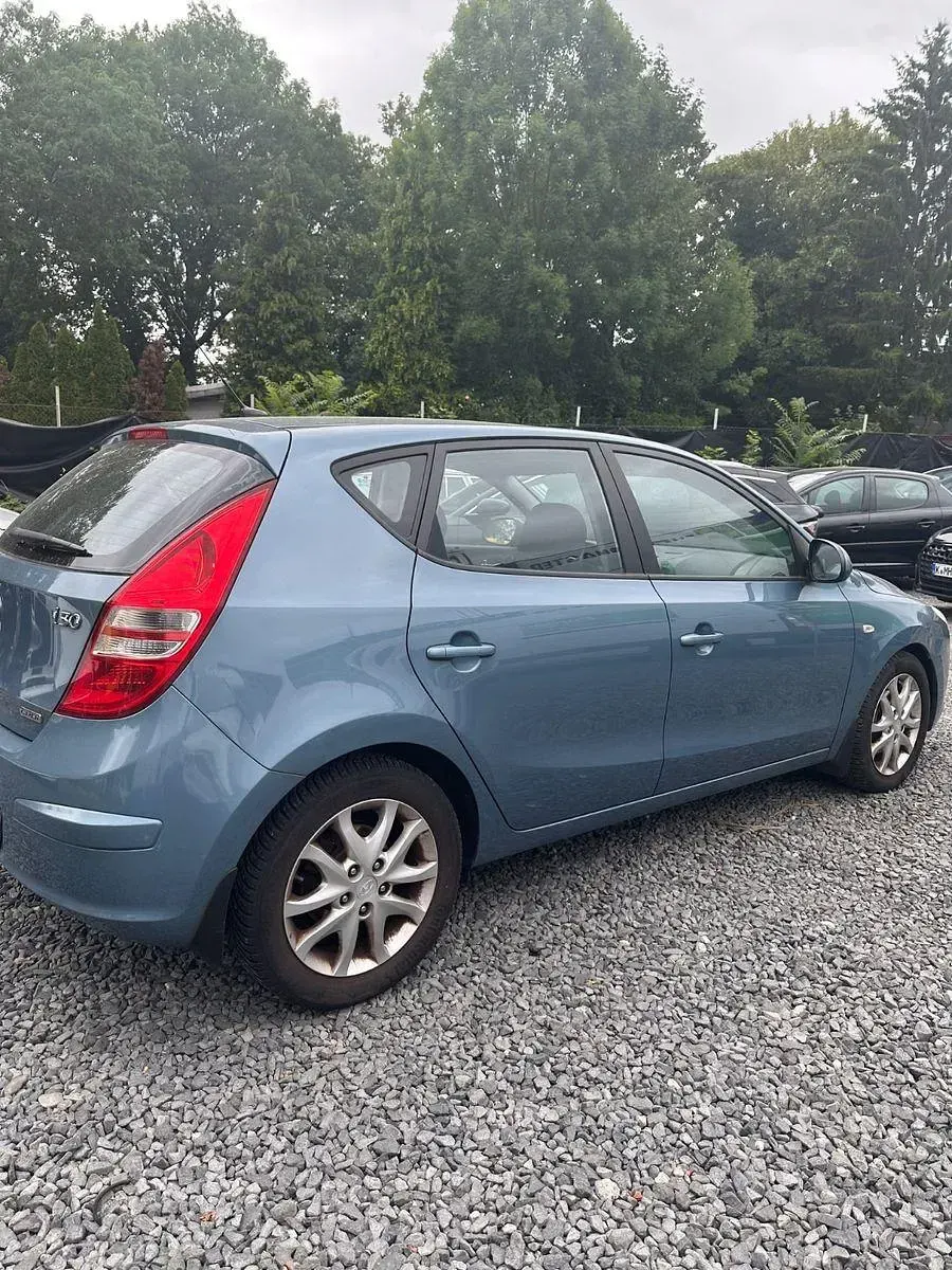 Gebraucht Hyundai i30 Classic 90 PS (66 kW) 2009 Blau Limousine