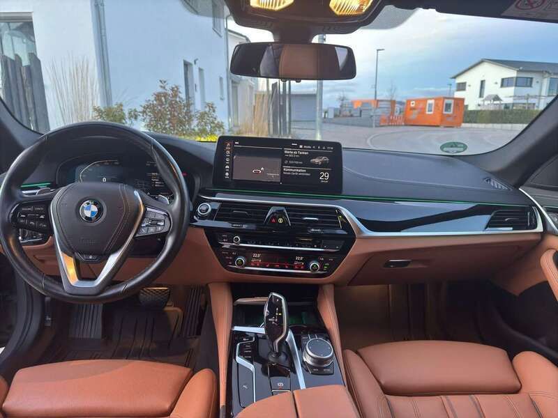 Grau Gebraucht 2020 BMW 540 Luxury Line Limousine | 39.900 € (Superpreis) - Bild 1/4