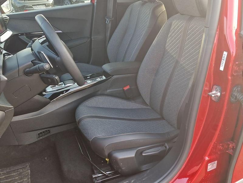 Gebraucht Peugeot 2008 Allure 145 PS (106 kW) 2025 Rot metallic SUV