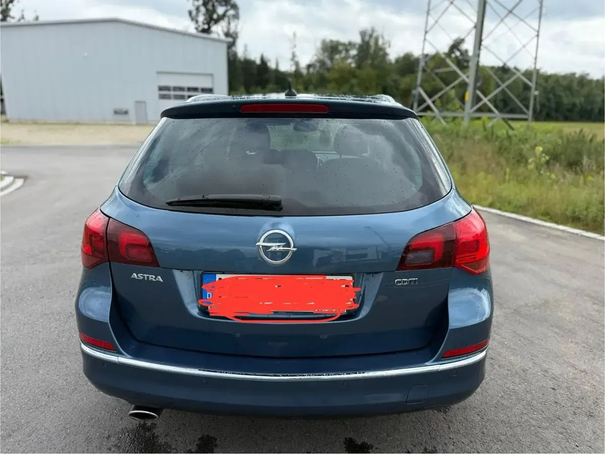 Gebraucht Opel Astra 160 PS (117 kW) 2013 Blau Limousine