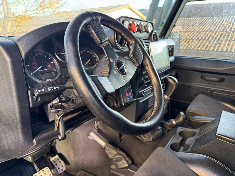 Gebraucht Land Rover Defender S 122 PS (89 kW) 2012 Grau Kombi