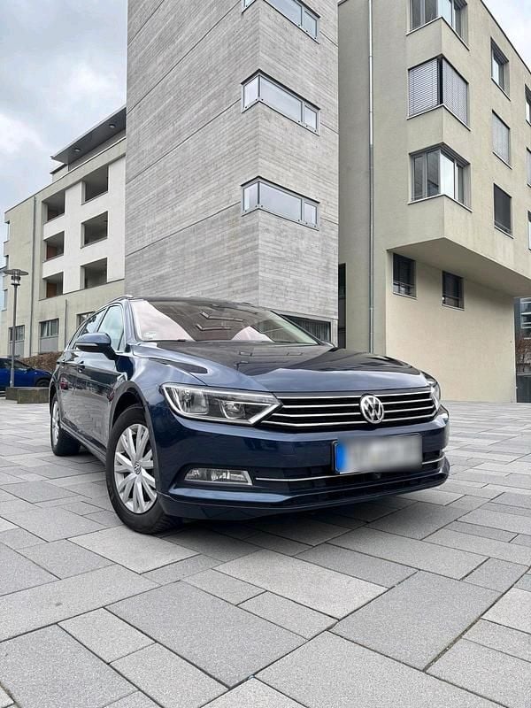 Gebraucht VW Passat 150 PS (110 kW) 2017 Blau Kombi
