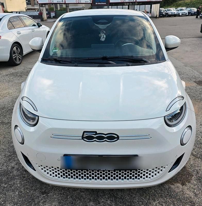 Weiß Gebraucht 2025 Fiat 500e Icon Kleinwagen | 22.000 € (Superpreis) - Bild 1/4