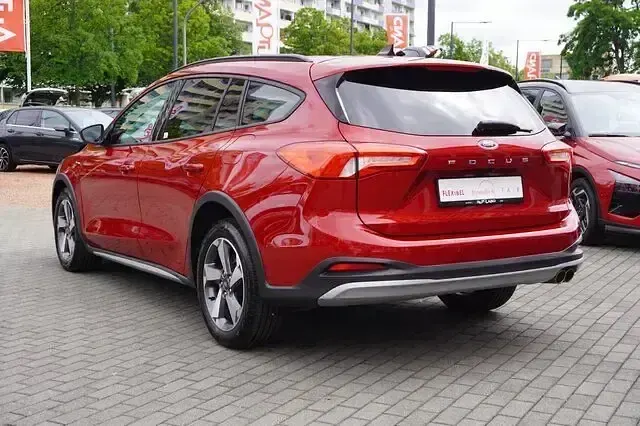 Gebraucht Ford Focus Active X 150 PS (110 kW) 2021 Rot Kombi