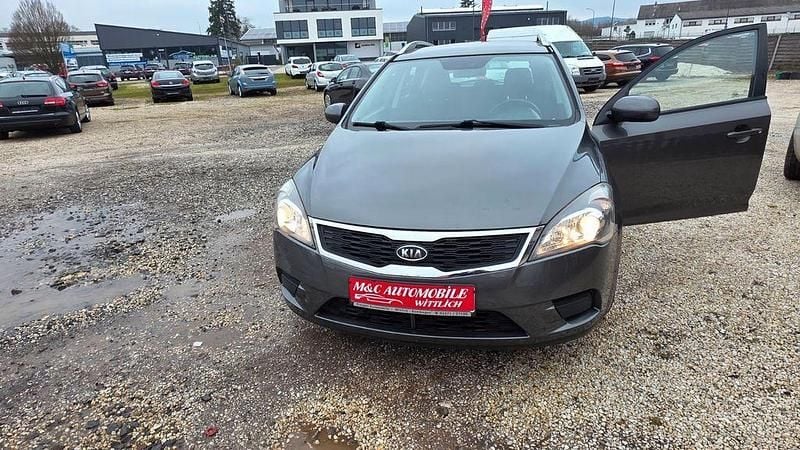 Gebraucht Kia Ceed 105 PS (77 kW) 2012 Grau Kleinwagen