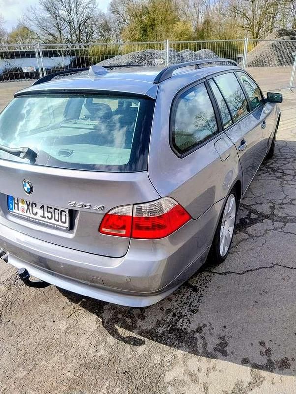 Gebraucht BMW 530 258 PS (189 kW) 2008 Grau Kombi