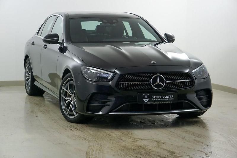 Obsidianschwarz lack Gebraucht 2021 Mercedes E400 AMG line Limousine | 43.500 € (Etwas zu teuer) - Bild 1/4