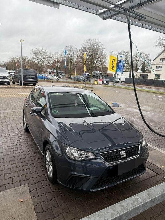 Grau Gebraucht 2020 Seat Ibiza Style Limousine | 8.500 € (Superpreis) - Bild 1/4