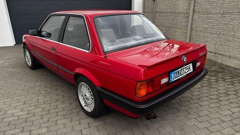 Gebraucht BMW 325 170 PS (125 kW) 1989 Rot Coupé
