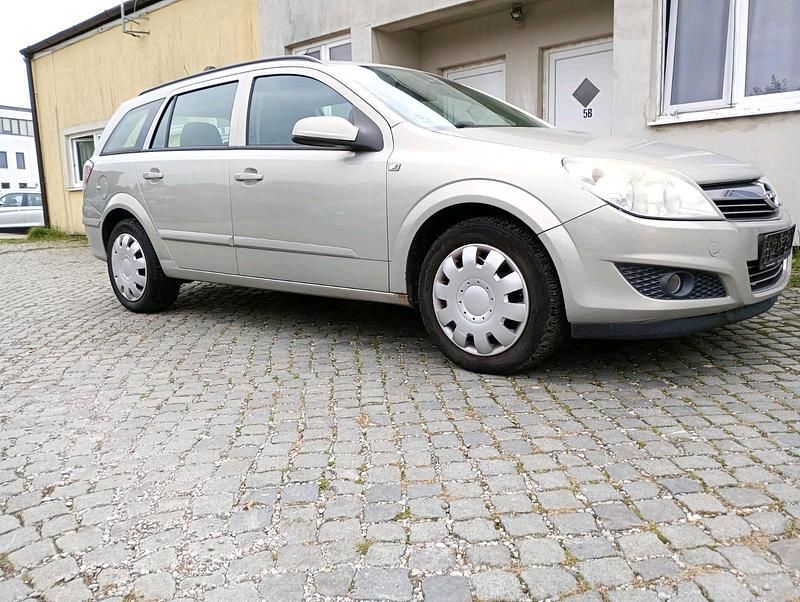 Grau Gebraucht 2007 Opel Astra Kombi | 850 € (Guter Preis) - Bild 1/4