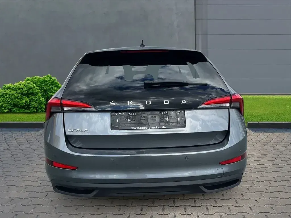 Gebraucht Skoda Scala Selection 95 PS (69 kW) 2023 Grau Kleinwagen