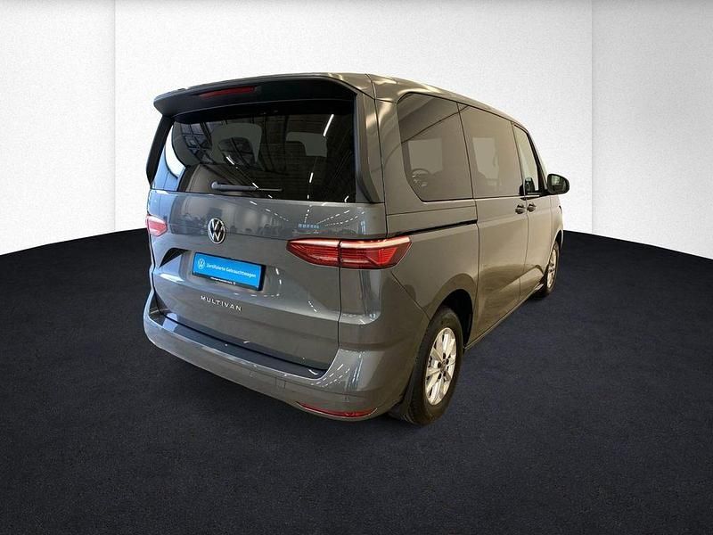 Gebraucht VW Multivan Life 150 PS (110 kW) 2025 Grau Van