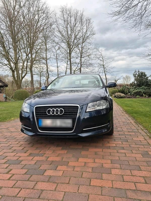 Second-hand Audi A3 105 CP (77 kW) 2011 Albastru Hatchback