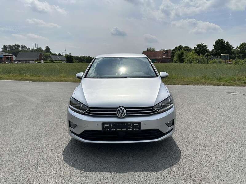 Grau Gebraucht 2015 VW Golf Sportsvan Comfortline Van / Kleinbus | 8.900 € (Fairer Preis) - Bild 1/4
