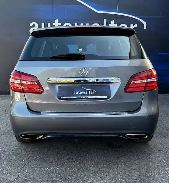 Gebraucht Mercedes B250 211 PS (155 kW) 2015 Grau Kleinwagen