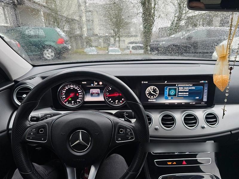 Gebraucht Mercedes 220 194 PS (142 kW) 2018 Schwarz Kombi