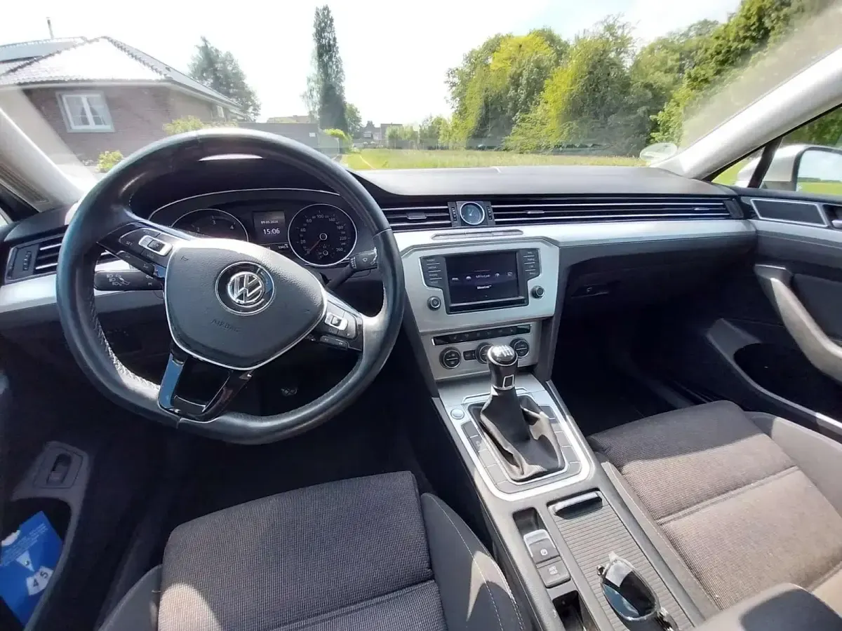 Gebraucht VW Passat 120 PS (88 kW) 2015 Grau Kombi